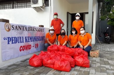 warga rt rt yang ambil langsung ke gereja--